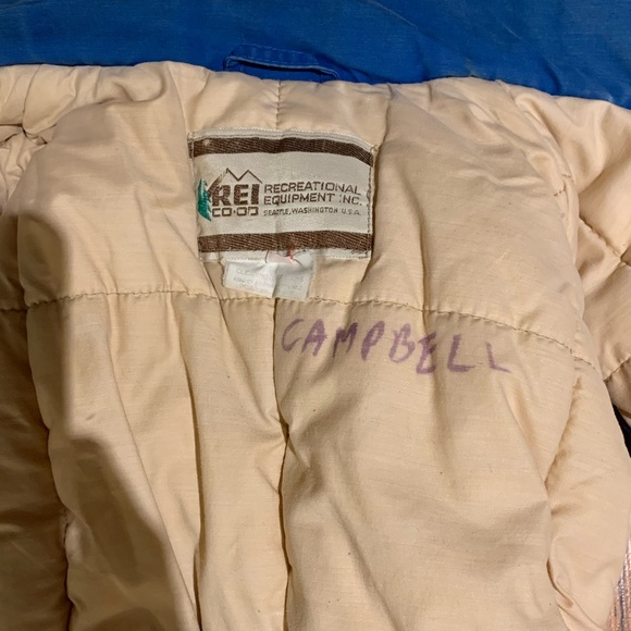 Puffy blue vest - Picture 7 of 8